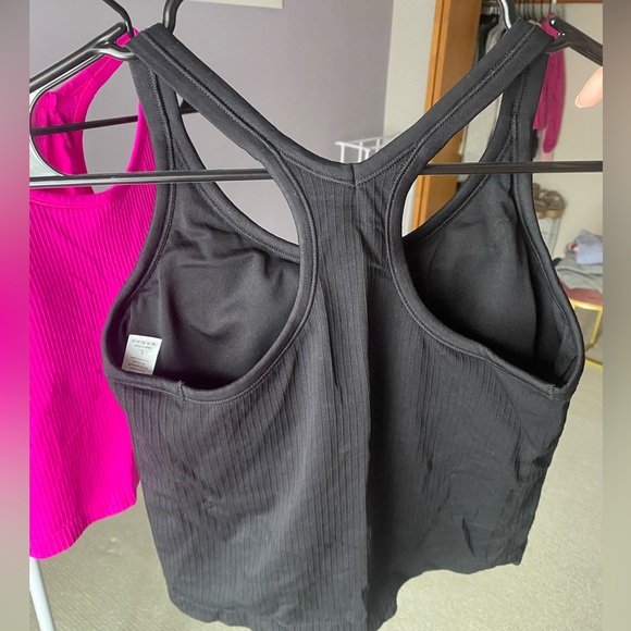 Women Ribbed Workout Crop Tops with Built in Bra (set of two) - Picture 6 of 11